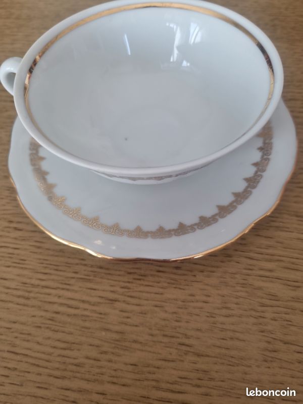 12 tasses et soucoupes (image 4)