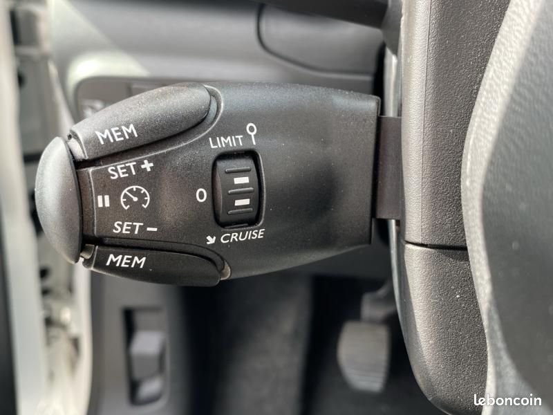 Citroen C3 PureTech 82ch Feel S&S E6.d-TEMP (image 13)
