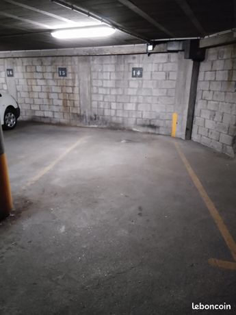 Parking bien situe gare rer b le bourget
