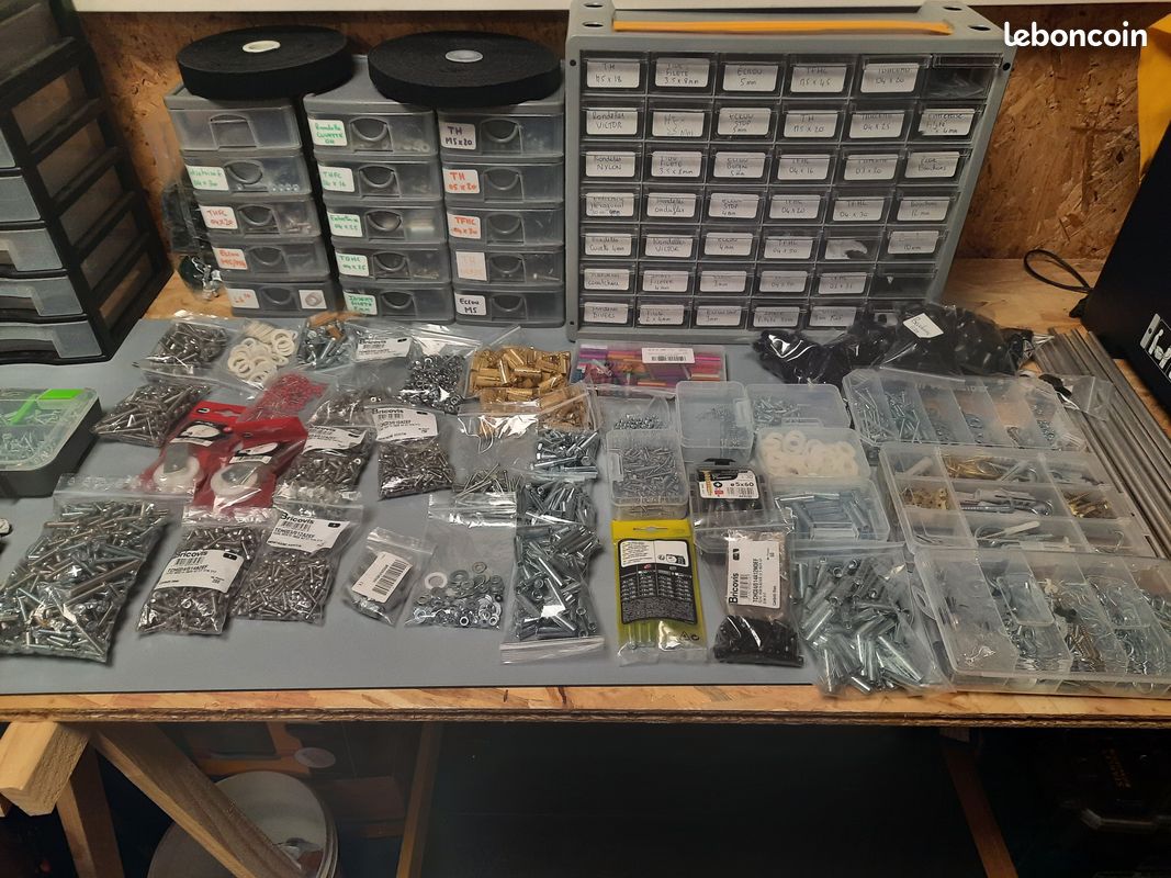 Lot de visserie divers à vendre (image 1)