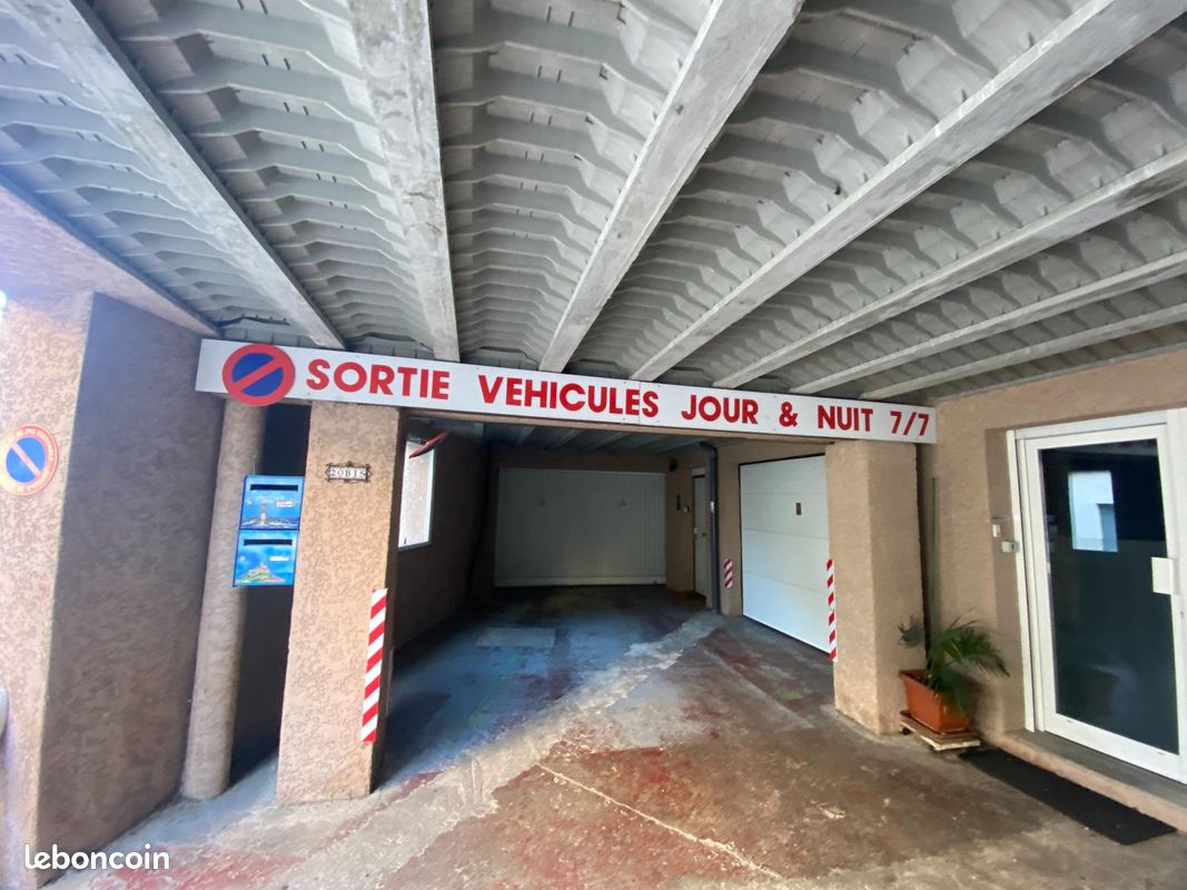 Parking/box BOURG-LES-VALENCE · à Bourg-lès-Valence · 290 000 €