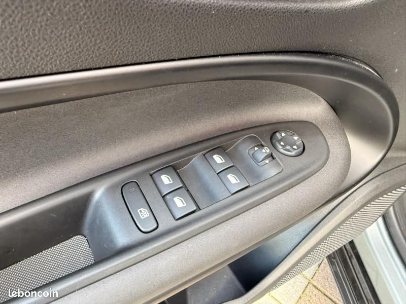 Alfa romeo Junior 1.2 Ibrida 136ch DCT6 (image 13)