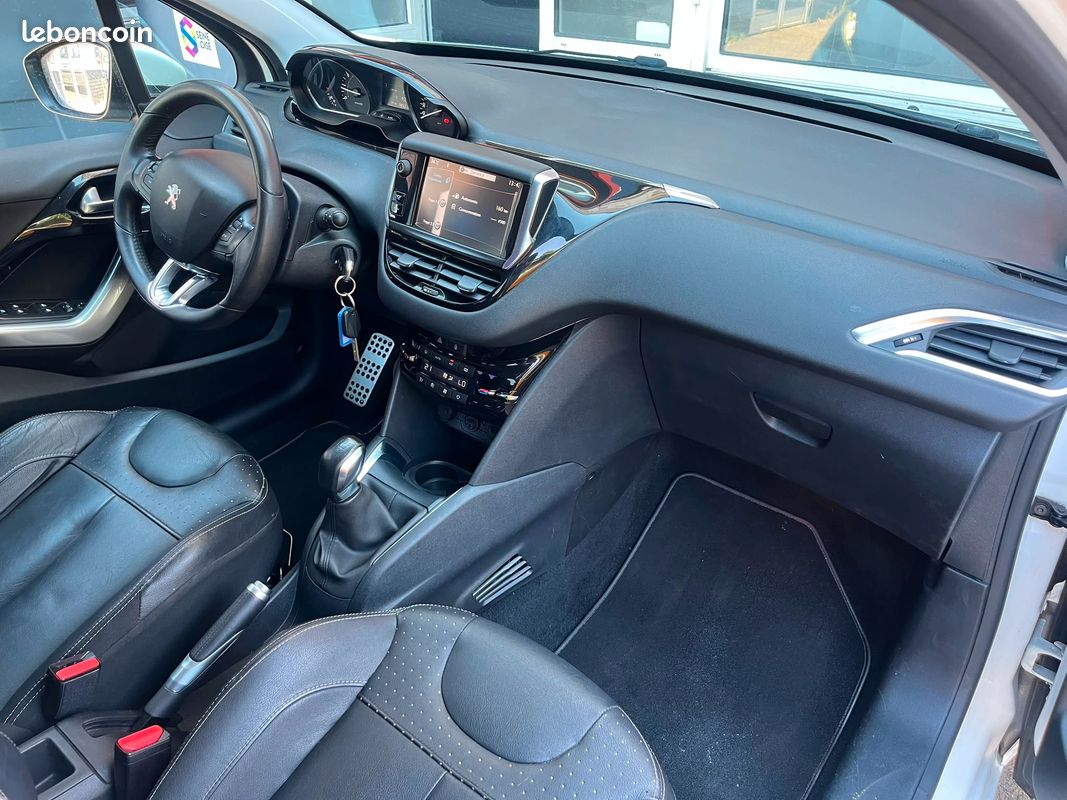 PEUGEOT 208 1.6 120cv Allure ( Crit’air 1 🟣- Intérieur Cuir ✅ - Sièges Chauffants ✅ - Garantie & Révisée ✅ ) (image 4)