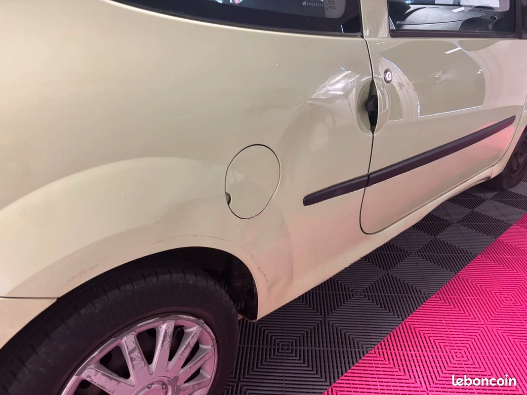 RENAULT TWINGO II 1.2 60 eco2 (image 35)