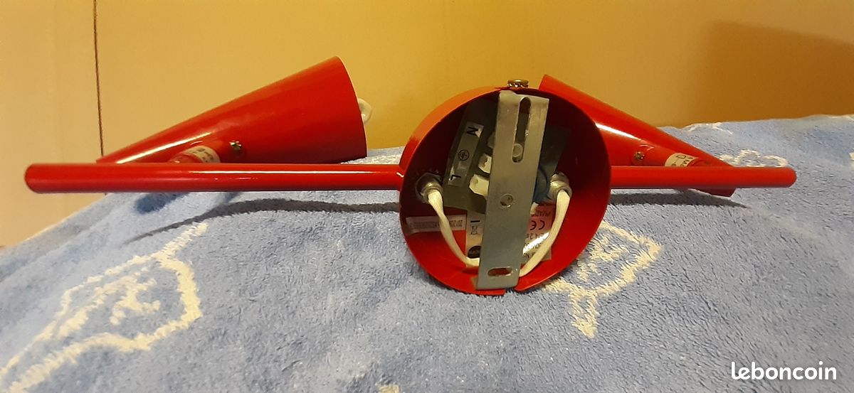 Plafonnier et applique métallique de couleur rouge (image 3)