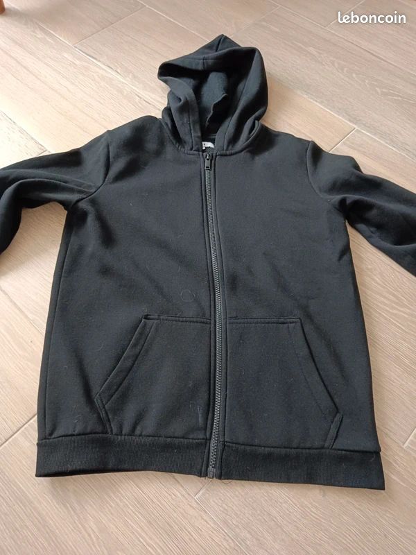 Veste avec capuche taille 14ans (image 1)