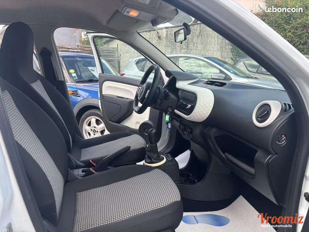Renault Twingo 1.0 SCE 70 COSMIC (image 4)