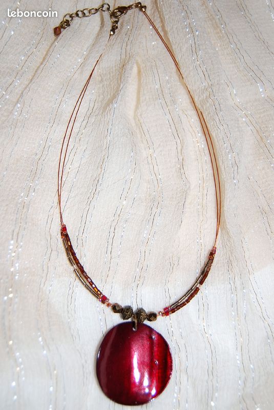 Ras de cou à 2 rangs perles et nacre vernie rouge, Neuf (SPCL) (image 2)
