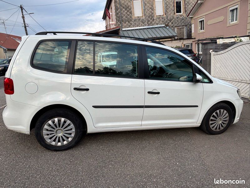 Volkswagen touran (image 1)