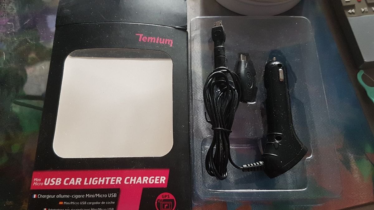 Chargeur téléphone portable Temium CHARGEUR ALLUME CIGARE USB A ET