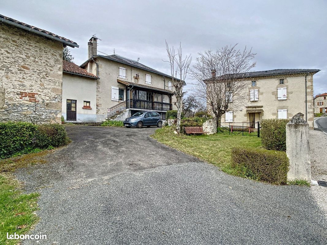 Maison 10 pièces 274 m² · à Latronquière · 274 m² · 170 000 €