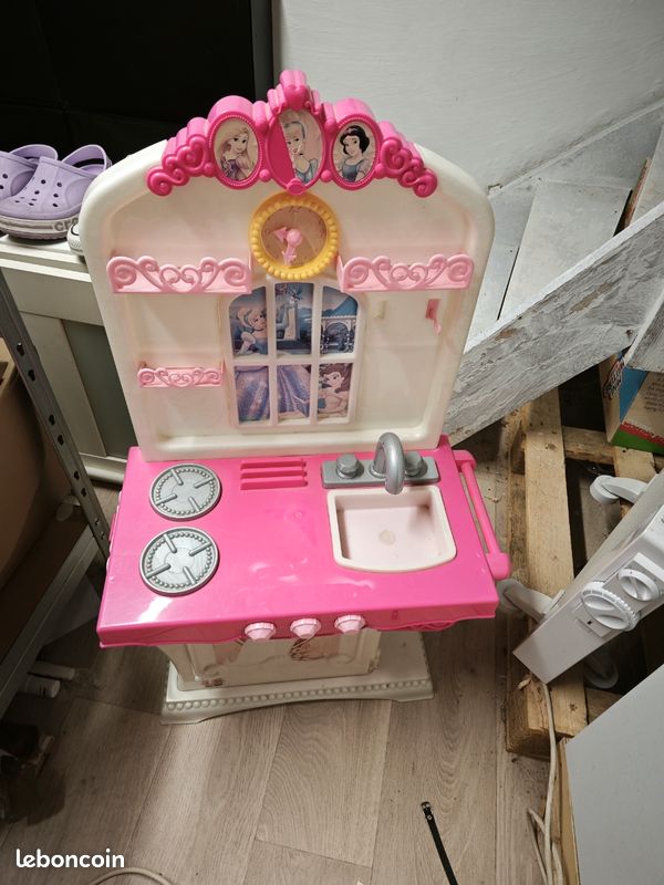 Cuisine jouet princesses (image 1)