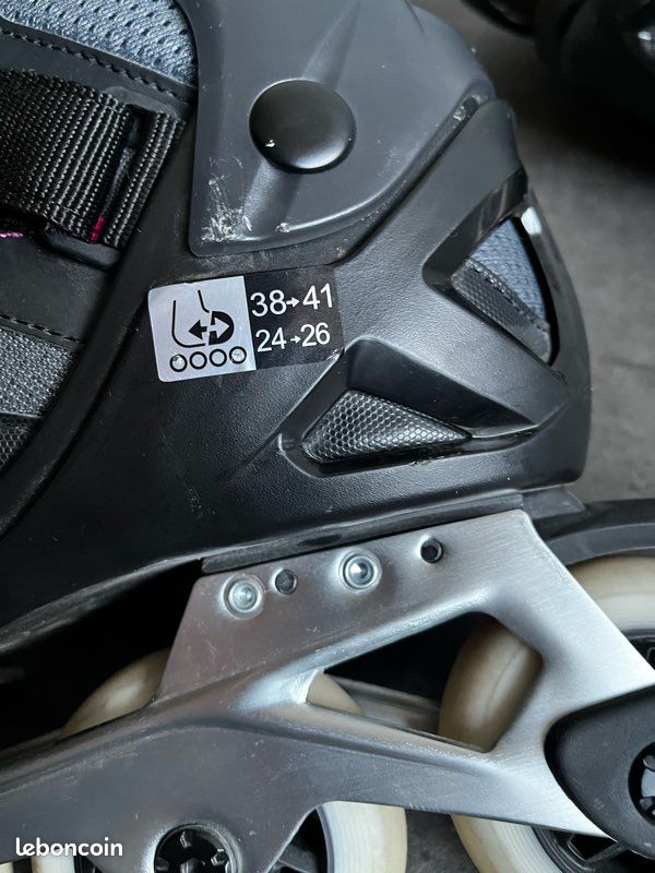 PATINS A ROULETTES OXELO taille 38 + kit protection genoux coudes mains NEUVES