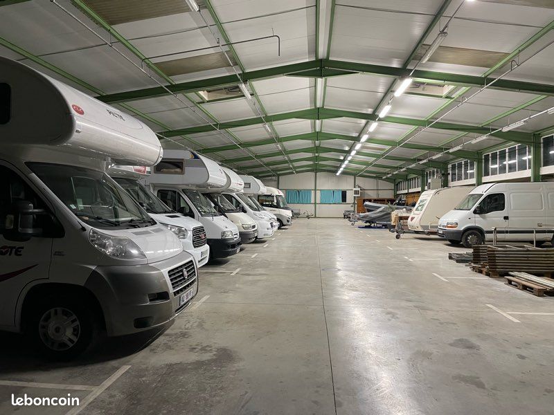 Gardiennage Hivernage Stockage · à Voisines · 500 €/mois