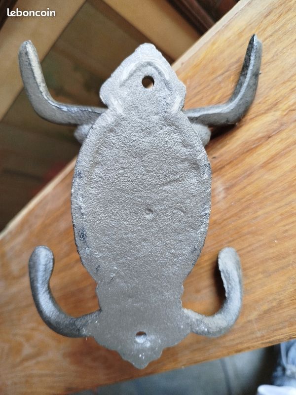 Patère Murale Crâne Argenté – Création Artisanale – 16x11 Cm