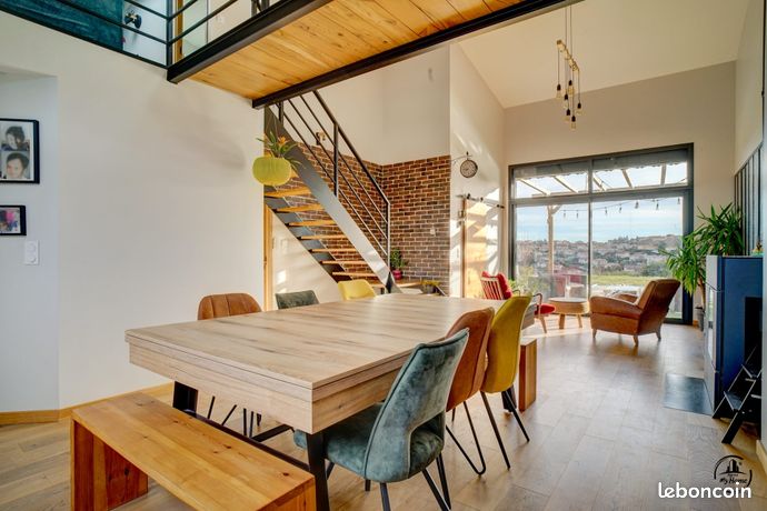 Maison 10 pièces 246 m²