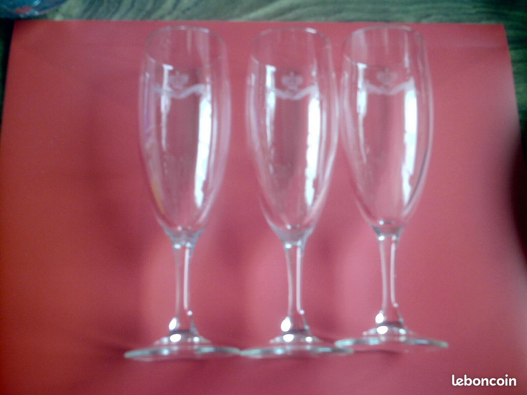 Lot 3 flutes verres à champagne Castellane May d'hounour que d'hounours (image 1)