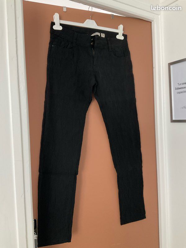 Pantalon noir, effet froissé, taille 40, marque Azerty, neuf sans étiquette (image 1)