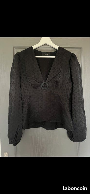 Blouse (image 1)