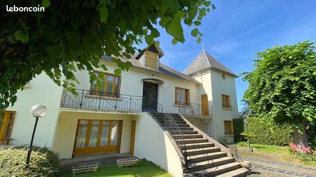 Maison 8 pièces 230 m² · à Lezoux · 230 m² · 345 000 €