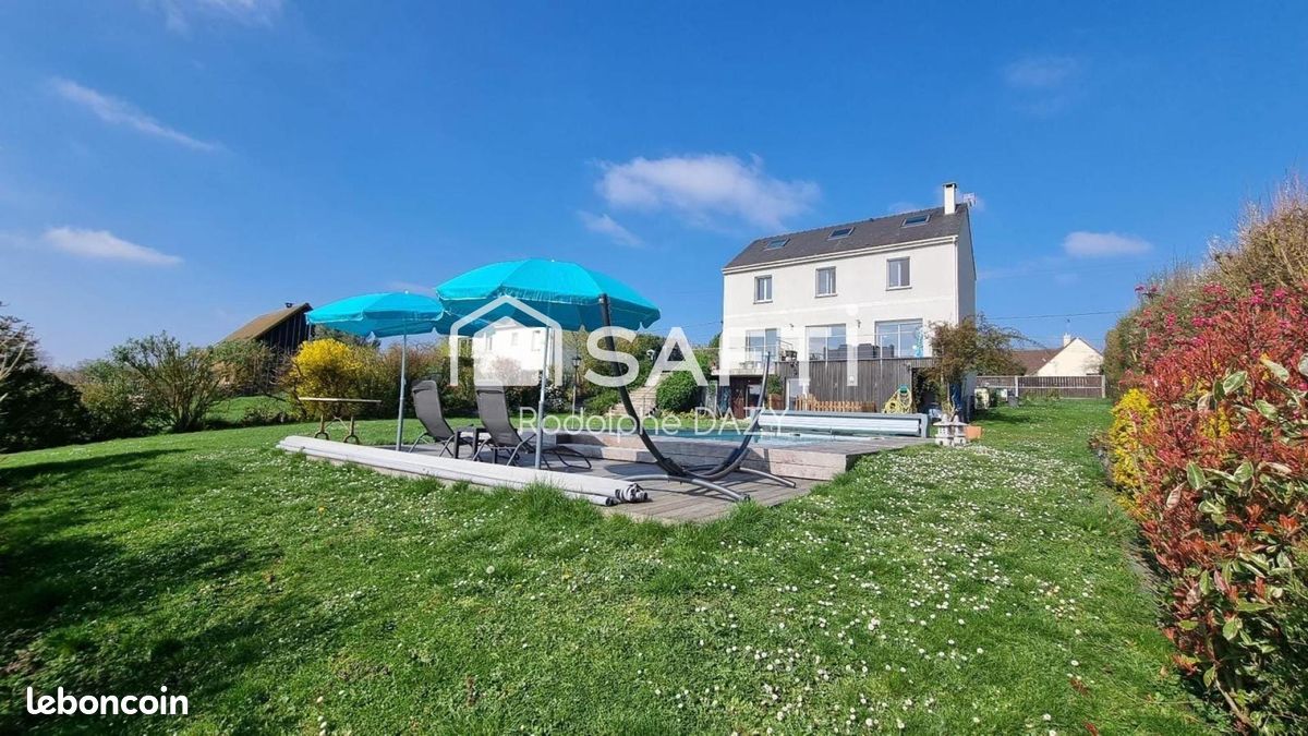 Maison 10 pièces 210 m² · à Villez-sous-Bailleul · 210 m² · 450 000 €