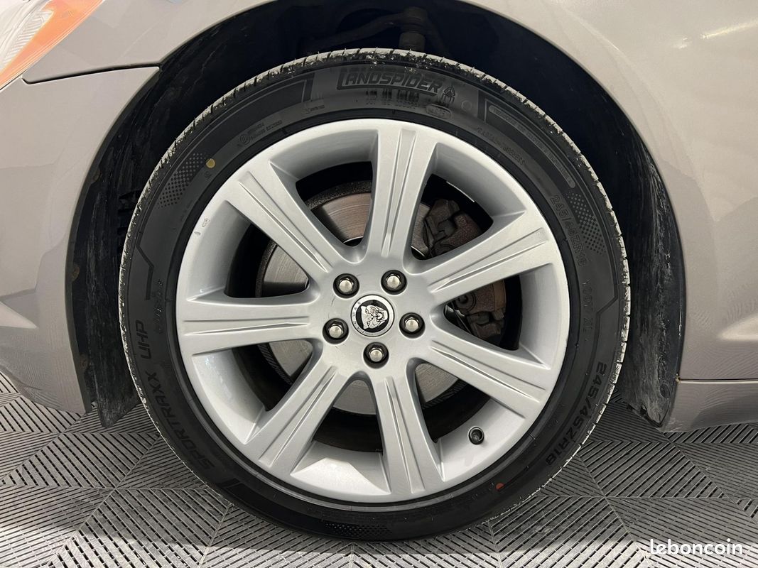 JAGUAR XF 2.7 D V6 Bi-Turbo - BVA Luxe (image 18)