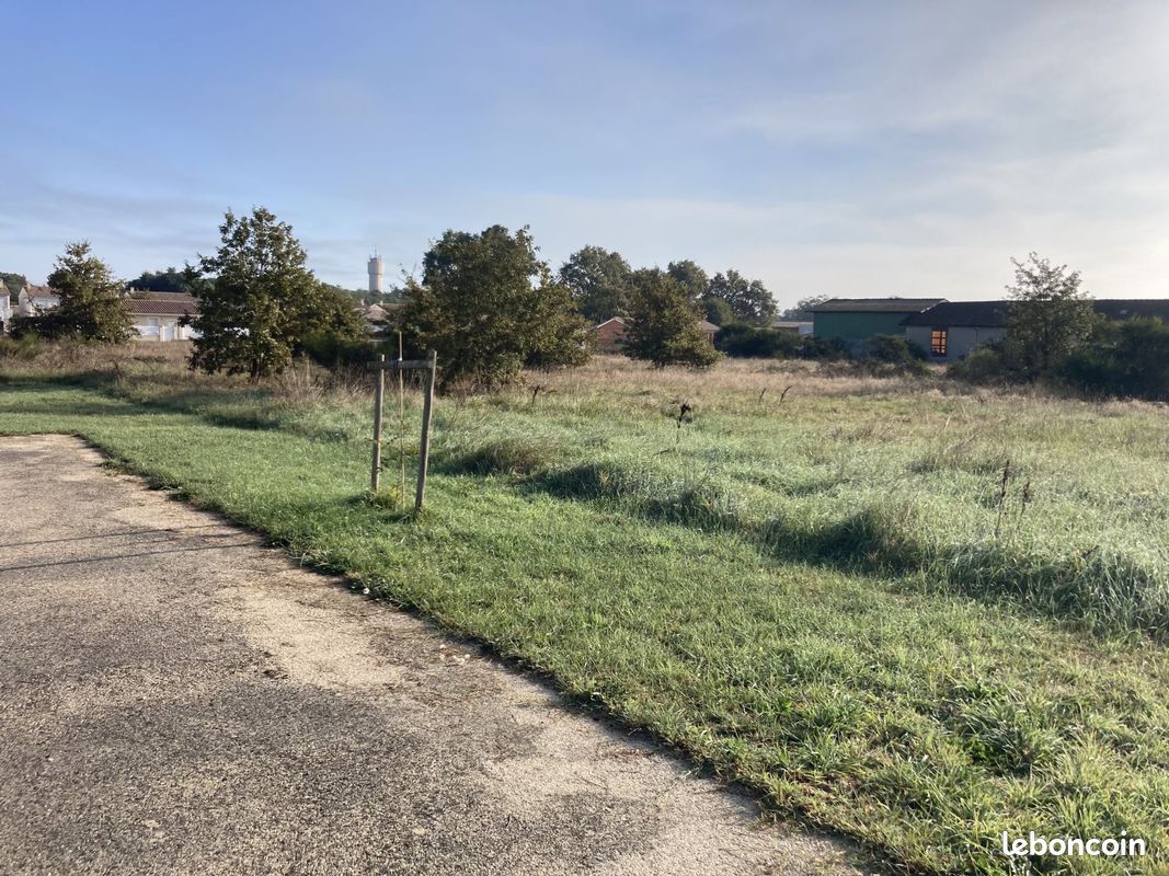 Terrain à bâtir de 530 m² à ARBANATS (33) · 135 000 €