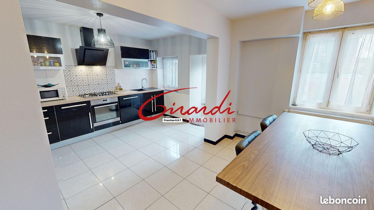 Maison 6 pièces 156 m² · à Wittenheim · 156 m² · 257 000 €