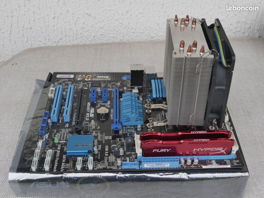 Carte mère ASUS M5A97 EVO R2.0 avec processeur, barrettes mémoires, ventirad (image 2)