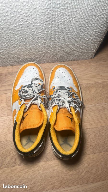 Air Jordan 1 Low Taxi White (image 3)