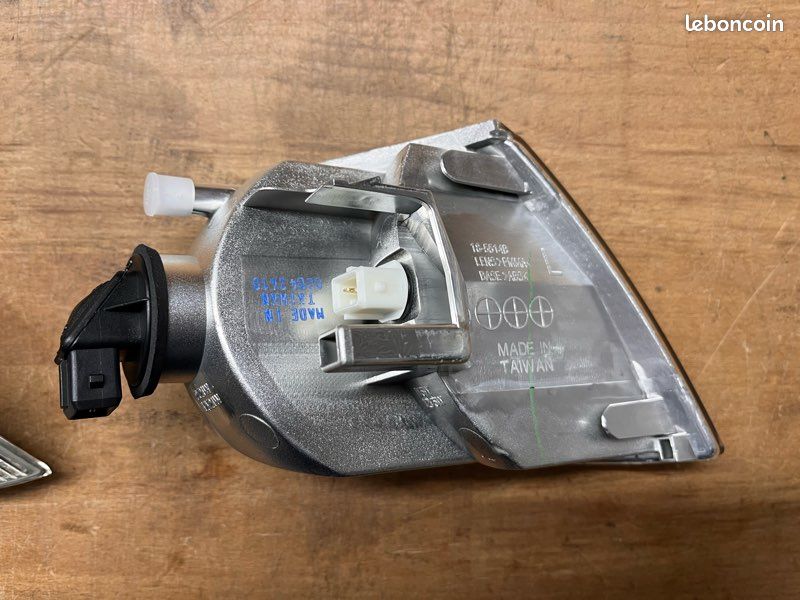 Clignotant gauche ou droit Partner Berlingo 1 ph1 Neuf TVA Récupérable (image 4)