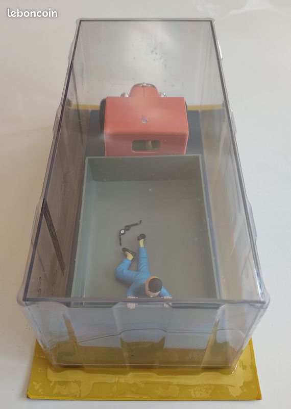 FIGURINE TINTIN au paquet le lotus bleu 12cm EUR 49,00 - FR