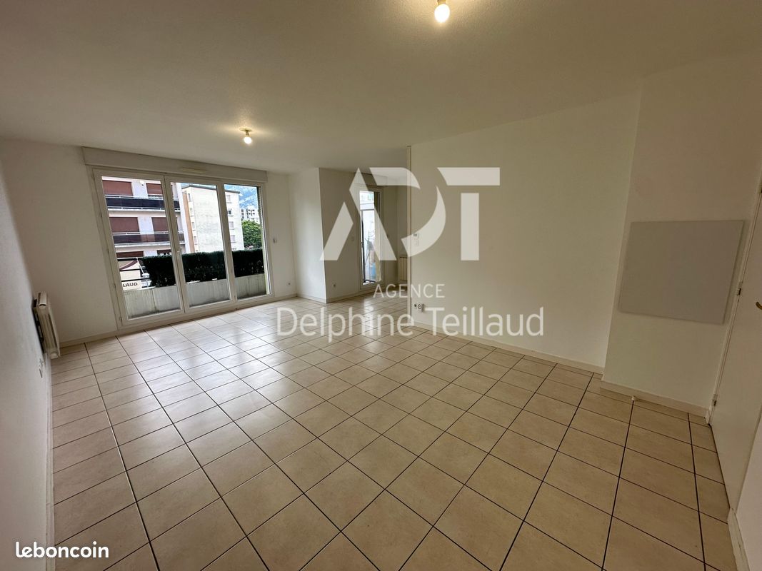 Appartement 3 pièces 67 m² · à Fontaine · 67 m² · 776 €