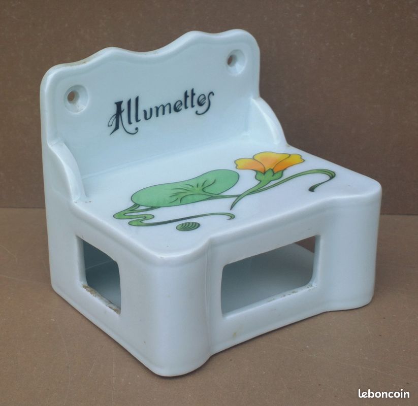 Ancienne BOITE A ALLUMETTES en PORCELAINE DU VAL DU CHER décor de fleurs jaune (image 1)
