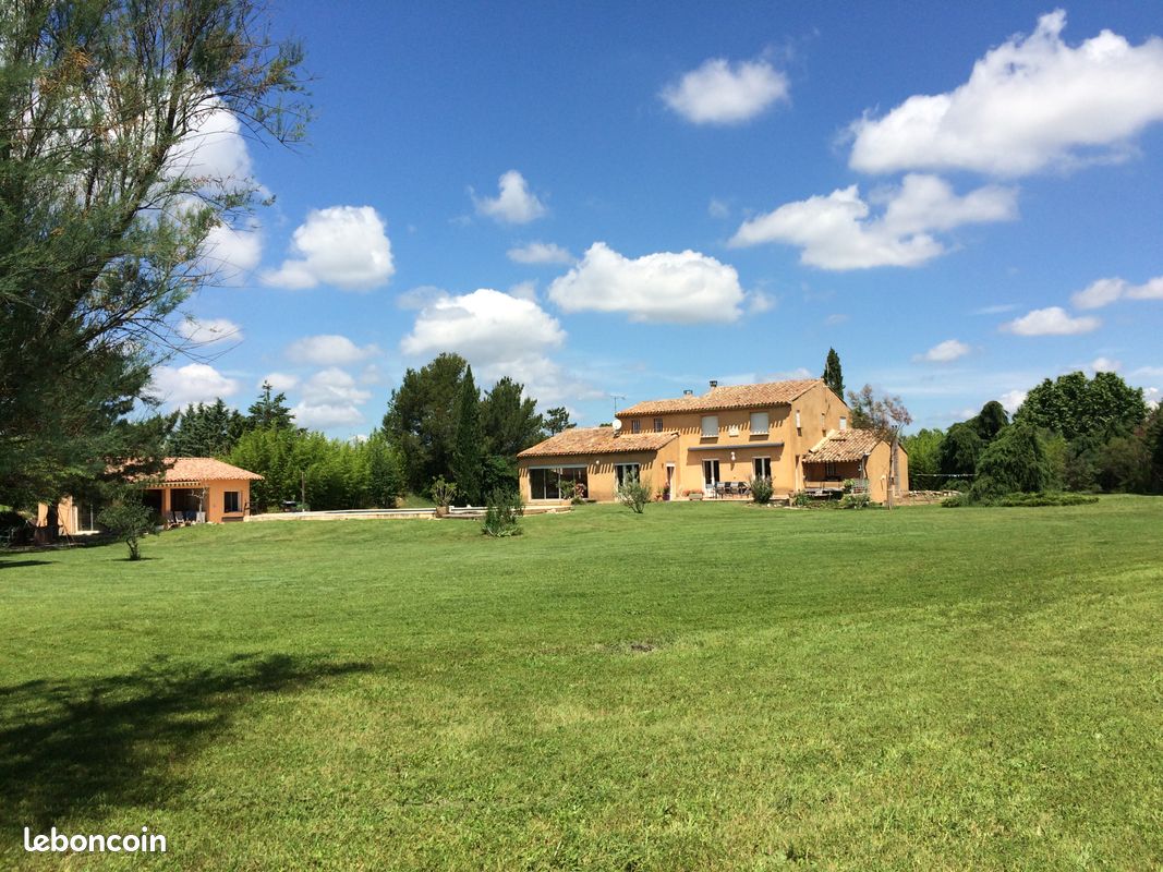 Maison 6 pièces 246 m² · à Aix-en-Provence · 246 m² · 890 000 €