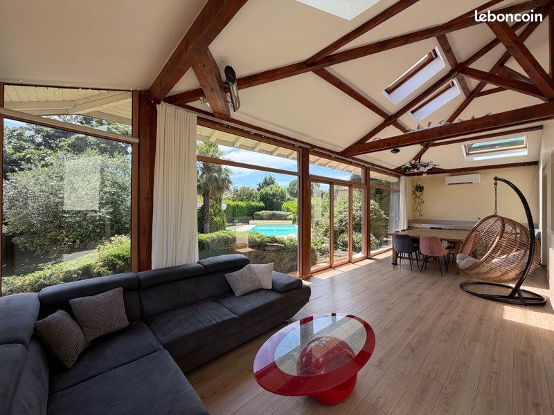 Maison 6 pièces 162 m² · à Vernaison · 162 m² · 665 000 €