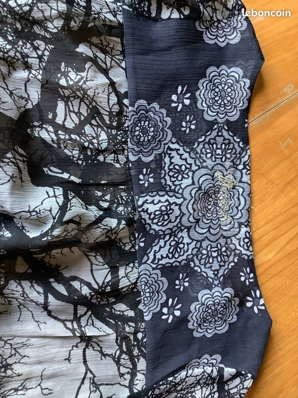 Tunique Voile Transparent Desigual – Imprimé Floral & Portrait Arty T42 - Vêtements