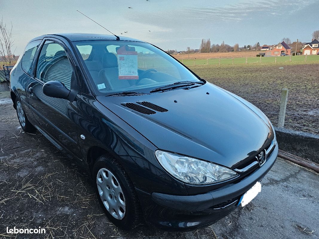 Peugeot 206 1.4 essence - Voitures