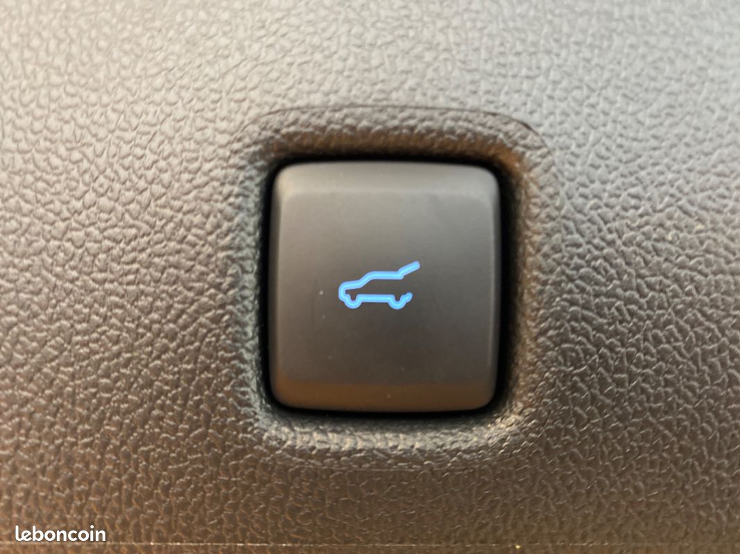 FORD KUGA 2.5 DURATEC 180H 150 HYBRID FHEV ST LINE X 4X2 / TOIT OUVRANT PANORAMIQUE / CARPLAY / CAMÉRa 360 (image 19)