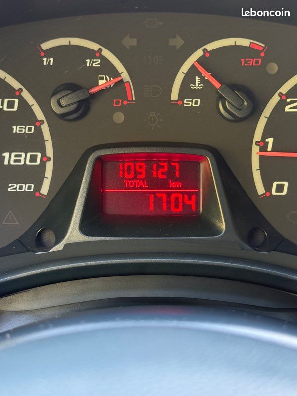 Ford KA 2 phase 2 1.2 essence 70CV (image 9)