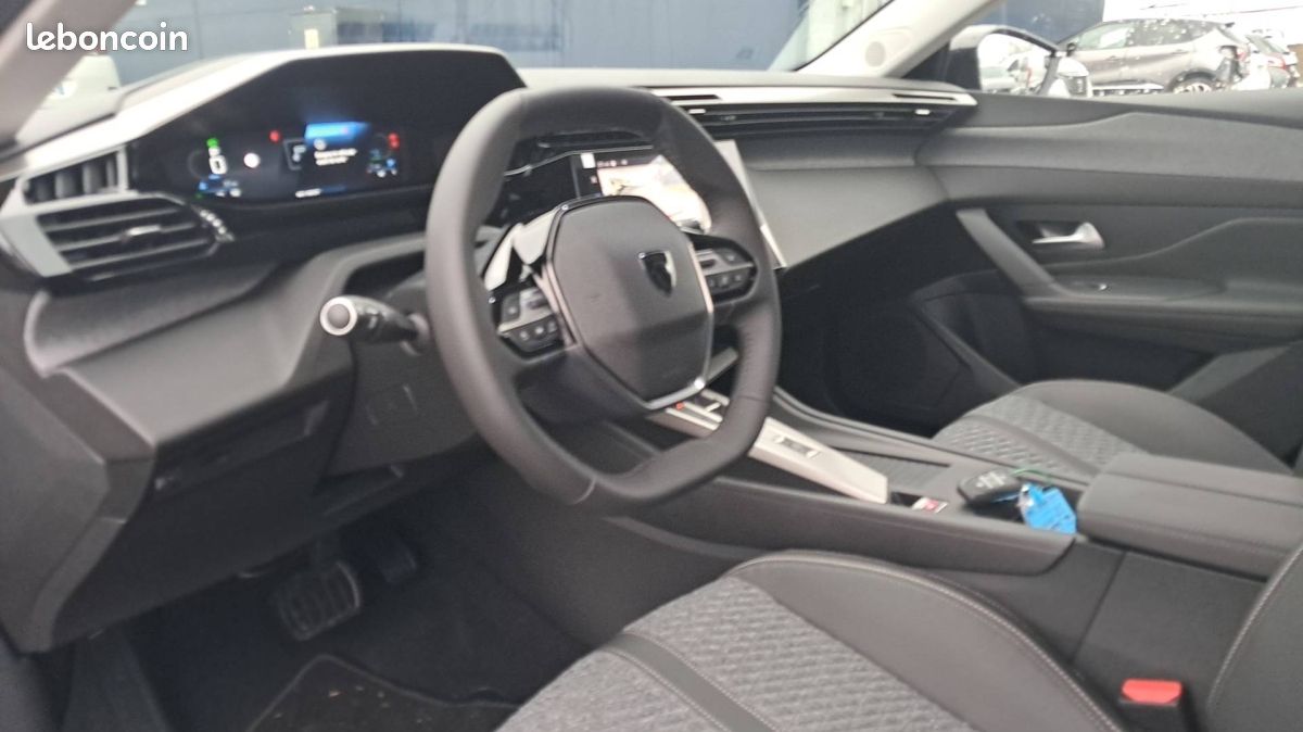 Peugeot 308 SW (3) Hybrid 145 e-DCS6 ALLURE (image 10)