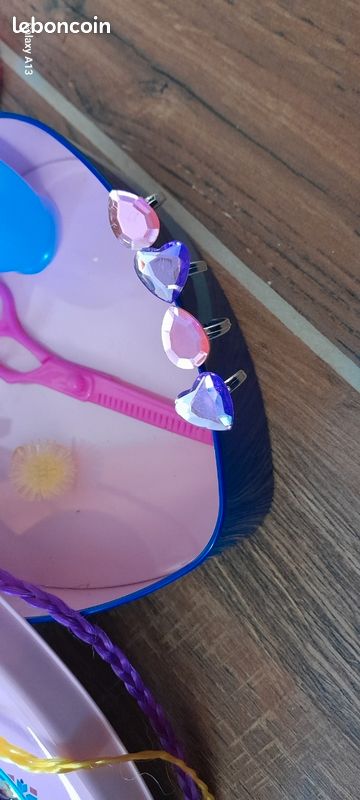 Boite avec petits jouets pour fillette (image 2)