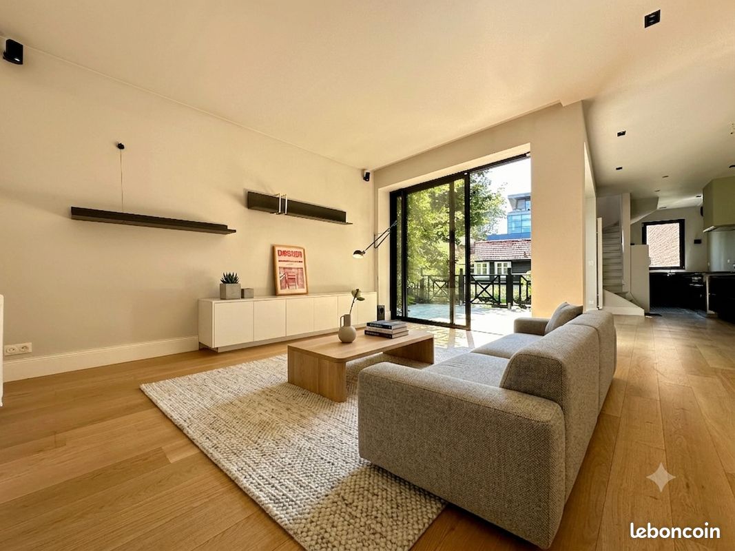 Maison 10 pièces 250 m² · à Lille · 250 m² · 1 150 000 €
