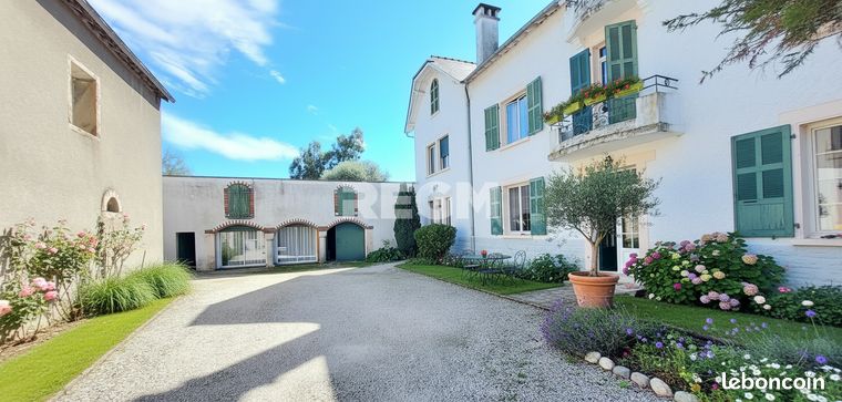Propriété 11 pièces 383 m²