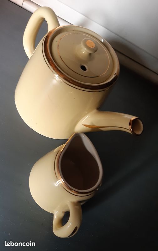 Théière et son pot à lait porcelaine année 1950 (image 3)