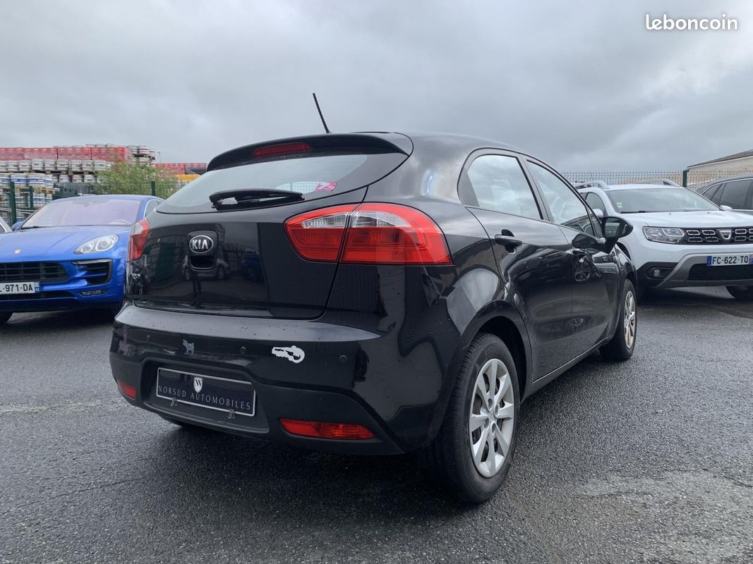 KIA RIO 1.2i 85 CH Style (image 5)