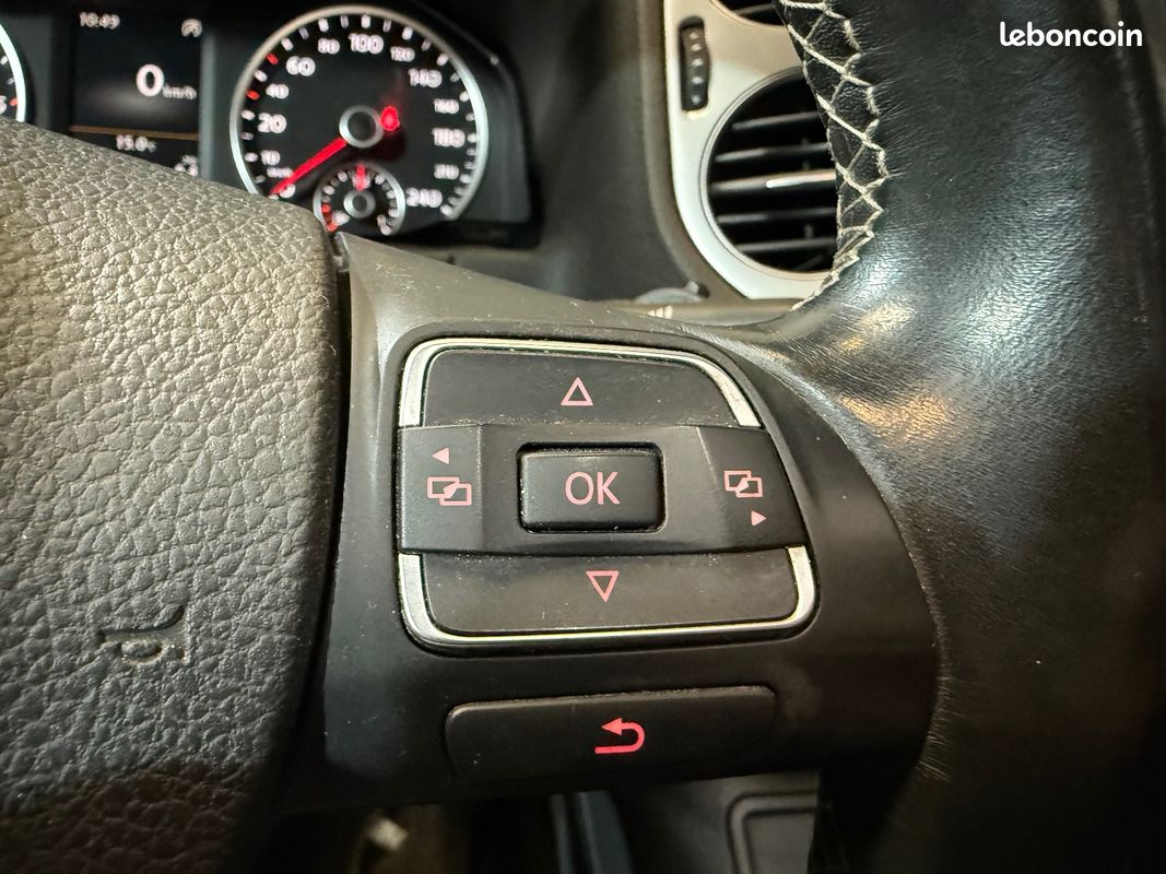 VOLKSWAGEN TIGUAN 2.0 TDI 110 FAP BlueMotion Technology Série Spéciale Lounge / COURROIE DE DISTRIBUTION A JOUR (image 17)