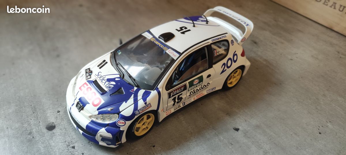 Guide des prix gratuit pour AUTOart Peugeot 206 WRC R.Burns R.Reid 2 Rally Monte Carlo 80357 - French