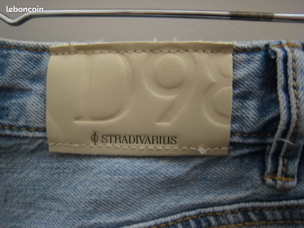 Jean taille haute bleu clair stradivarius 34 tbe Vêtements