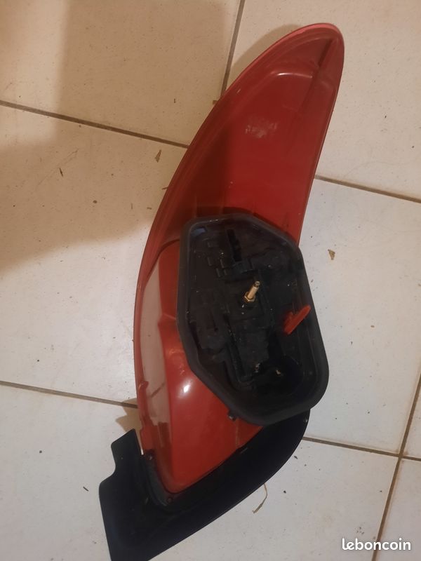 Feu ar droit peugeot 206 ph1 (image 3)